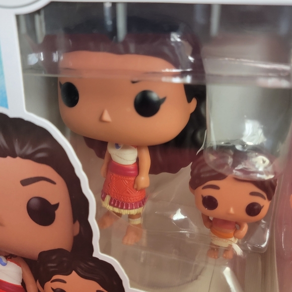 Moana & little sis simea funko # 1546 (nib) With pop protector - Picture 3 of 7
